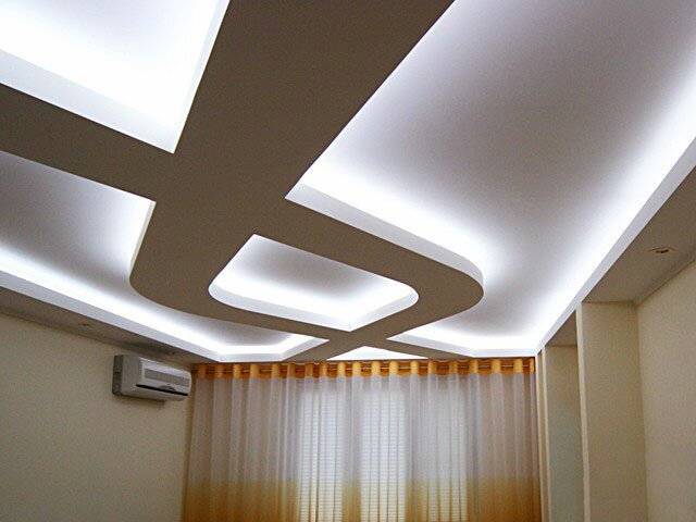 Комната освещеная светодиодной лентой